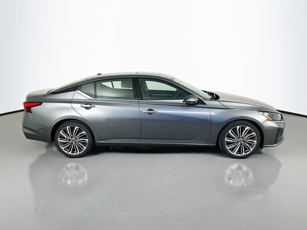 Used 2023 Nissan Altima 2.5 SL FWD image 8