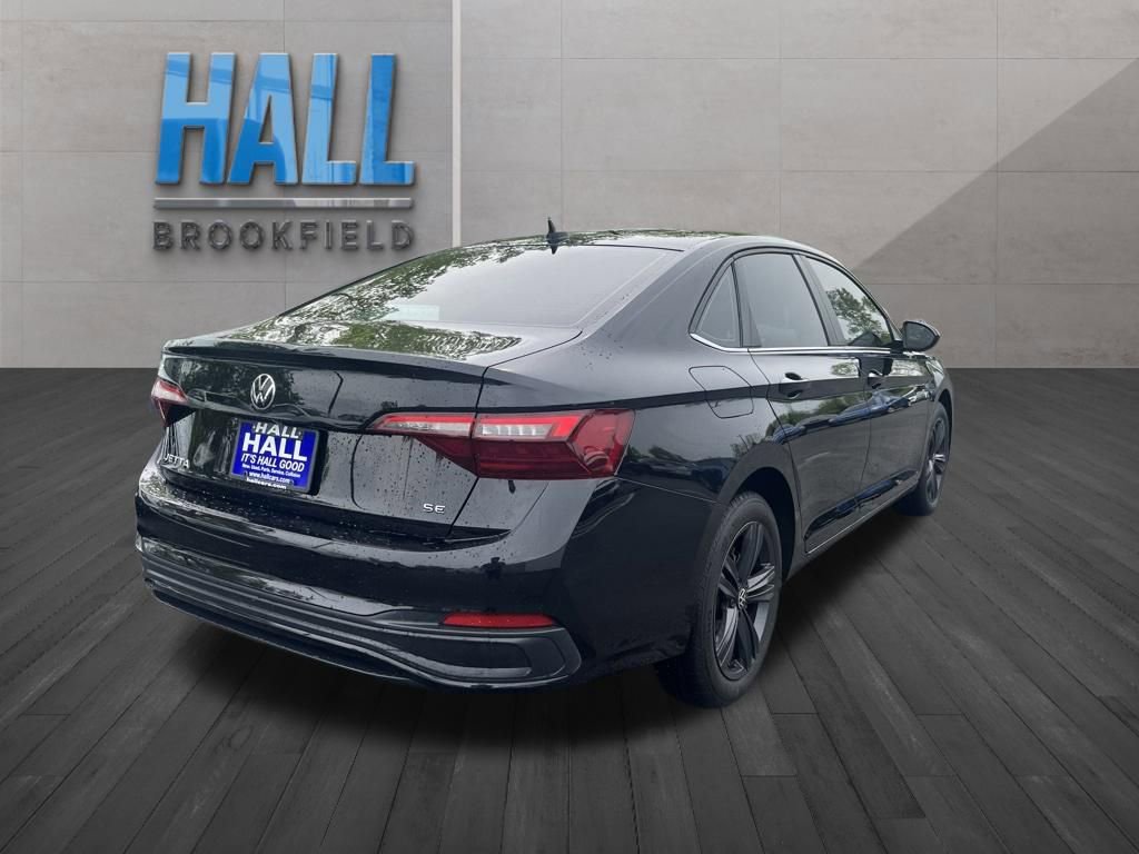 Used 2024 Volkswagen Jetta SE w/ Panoramic Sunroof Package FWD image 5