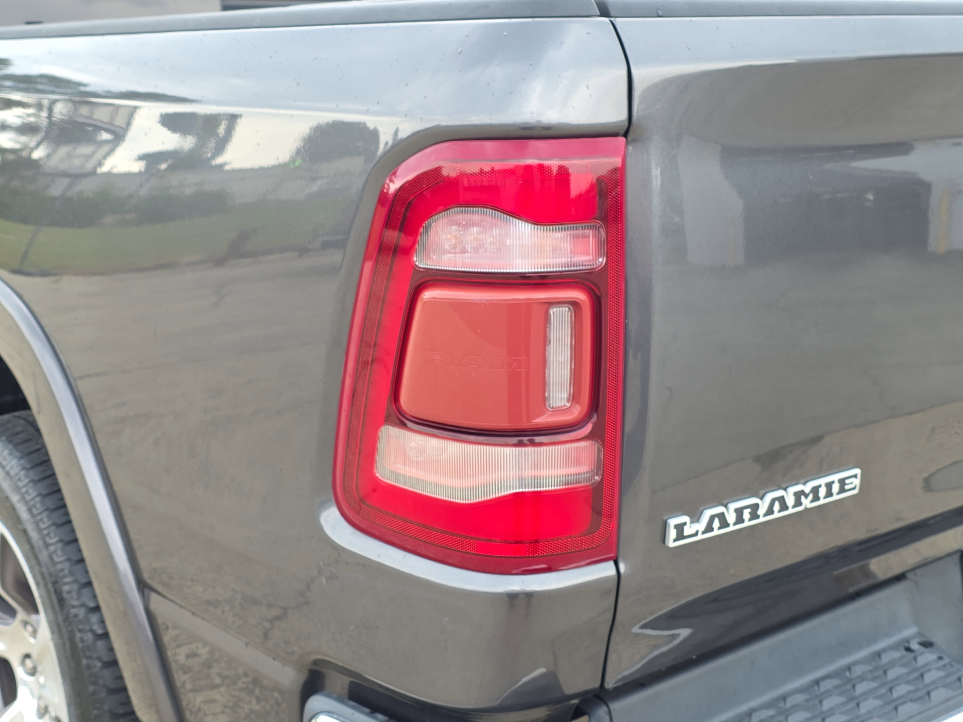 Used 2019 RAM 1500 Laramie AWD/4WD image 32