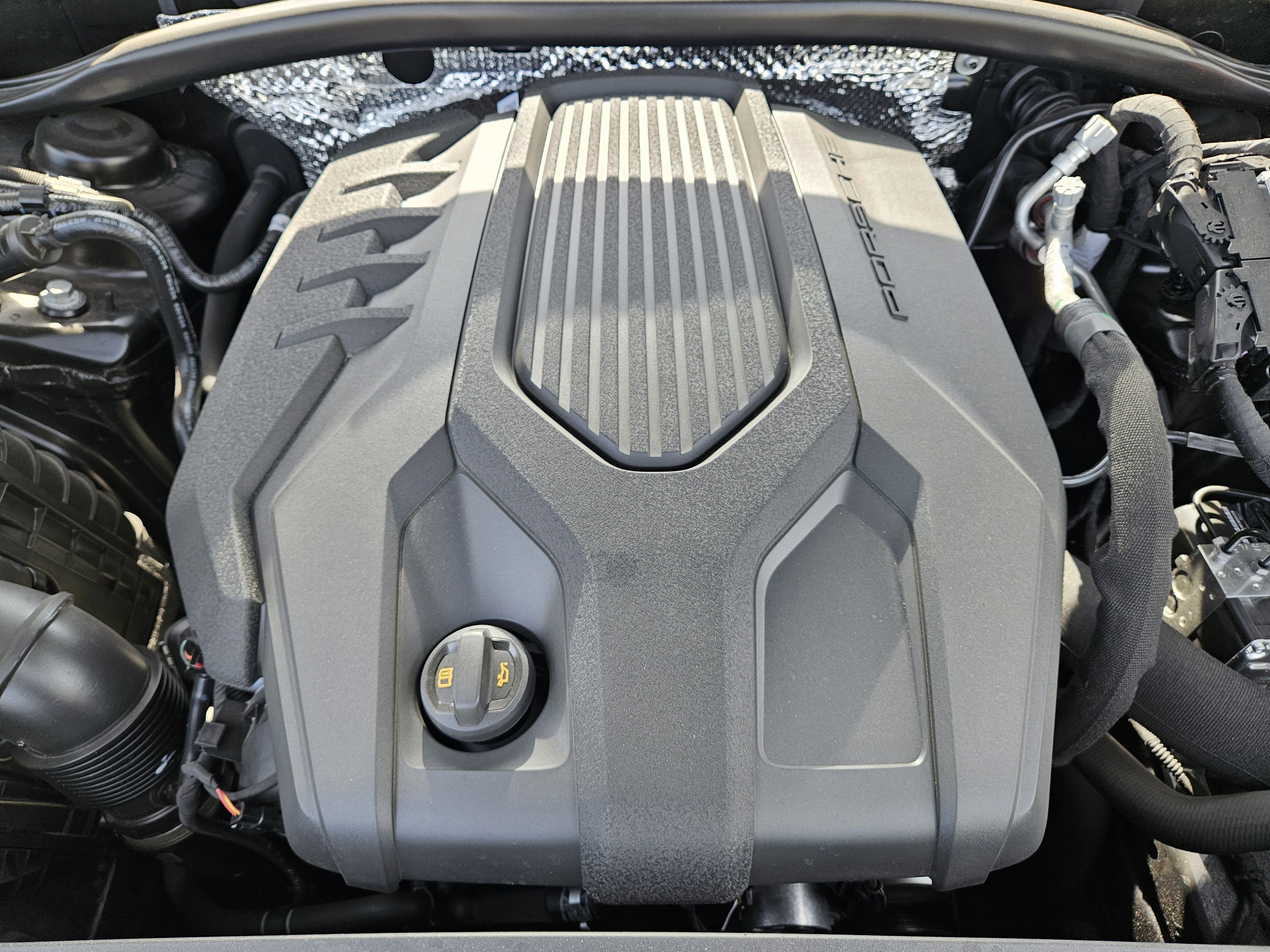 Certified 2025 Porsche Macan image 30