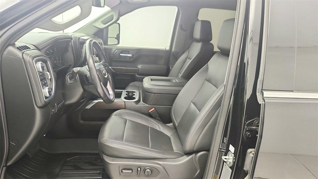 Used 2021 GMC Sierra 3500 SLT w/ SLT Convenience Package image 9