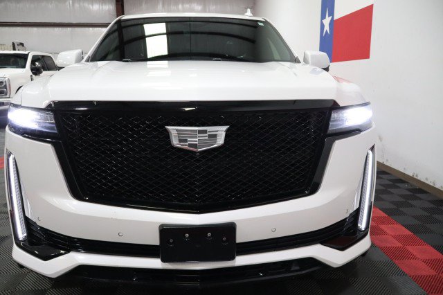 Used 2023 Cadillac Escalade Sport w/ Touring Package AWD/4WD image 21
