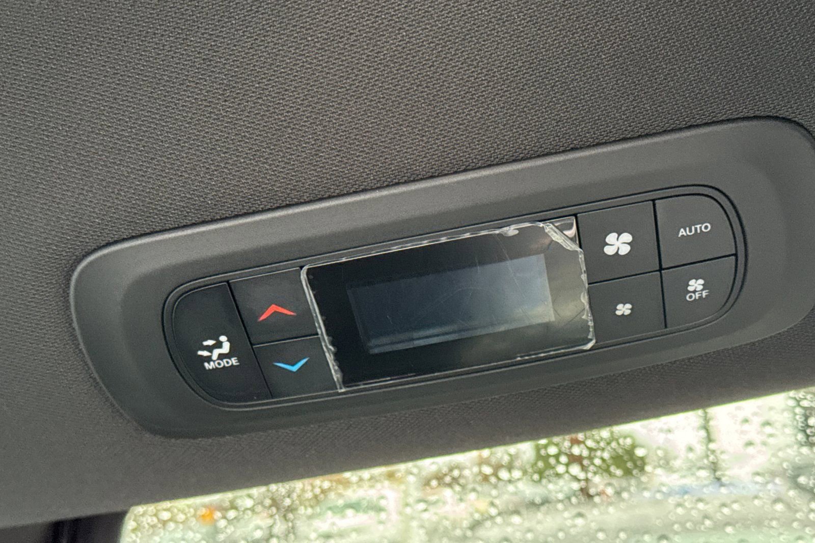 Used 2025 Chrysler Pacifica Select FWD image 13