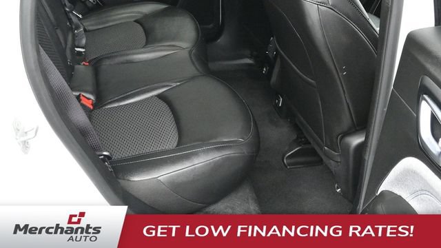 Used 2025 Jeep Compass Latitude AWD/4WD image 13