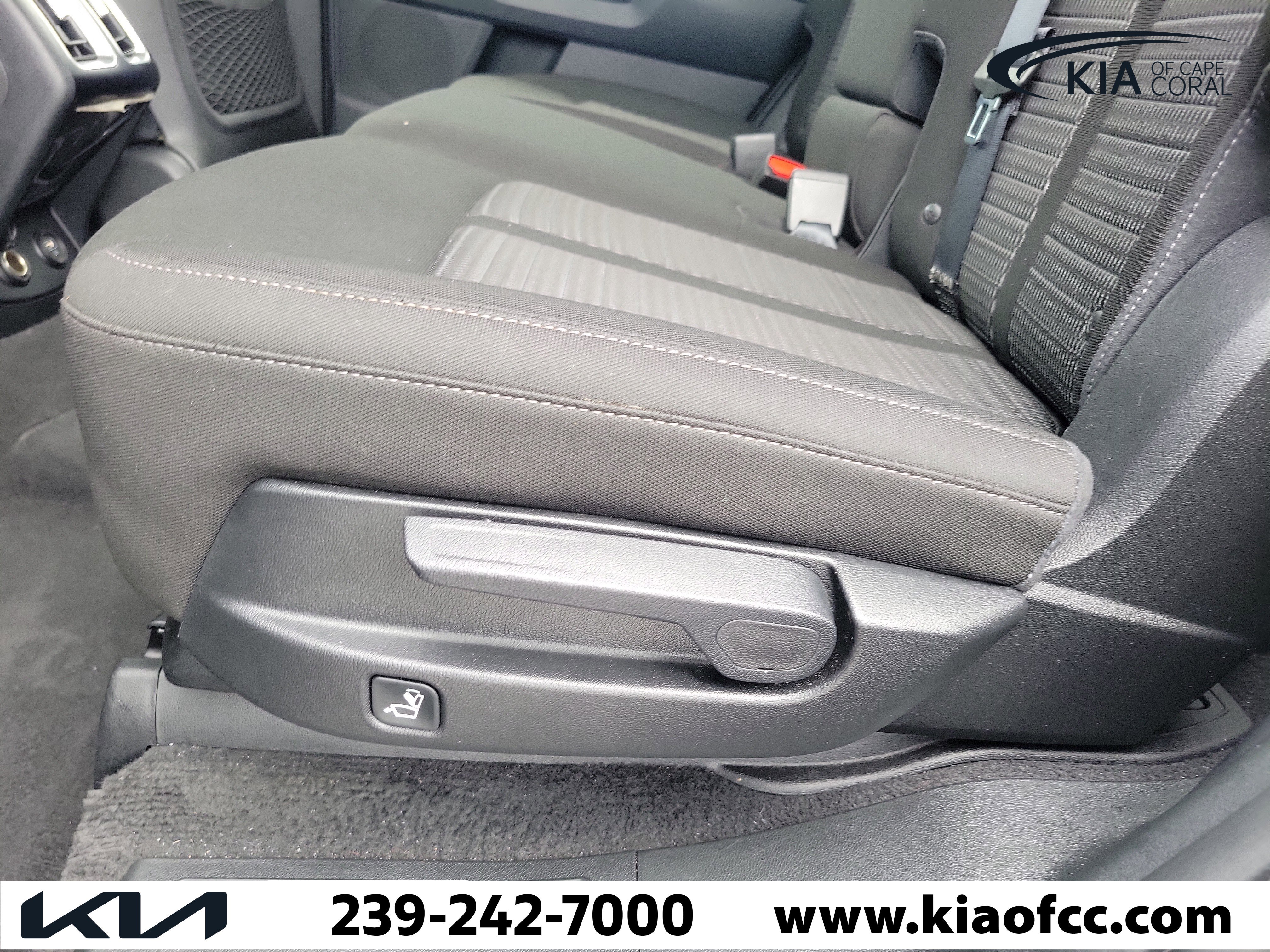 Certified 2023 Kia Sorento LX FWD image 14