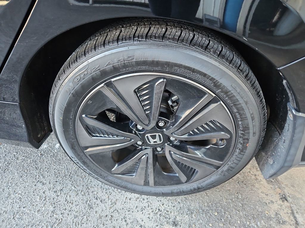 Used 2018 Honda Civic EX-L image 32