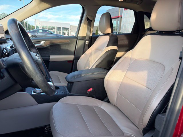 Used 2020 Ford Escape Titanium AWD/4WD image 13