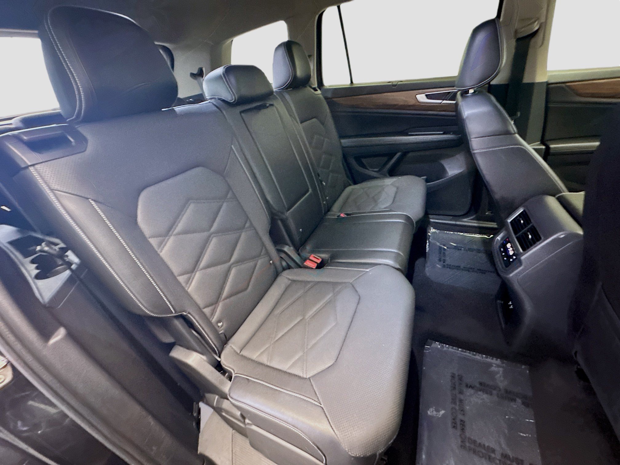 Used 2024 Volkswagen Atlas SE FWD image 15