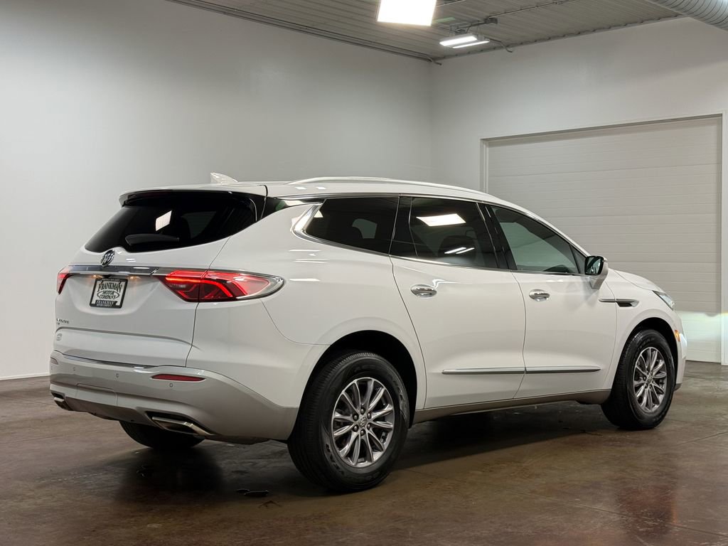 Used 2023 Buick Enclave Essence AWD/4WD image 4