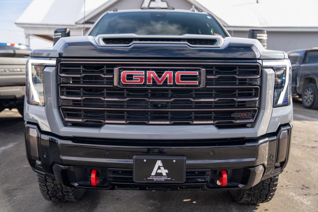 Used 2024 GMC Sierra 2500 AT4X image 10