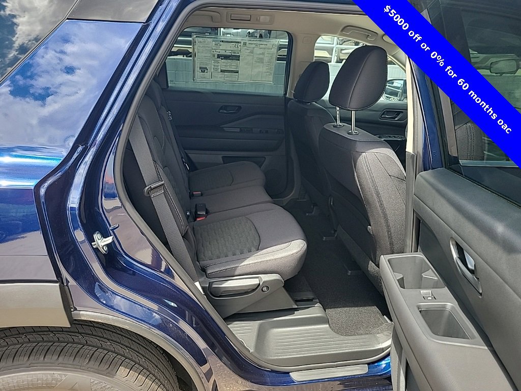New 2025 Nissan Pathfinder SV w/ Black Appearance Package image 15