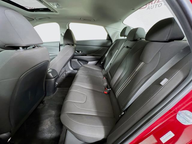 Used 2025 Hyundai Elantra SEL FWD image 24