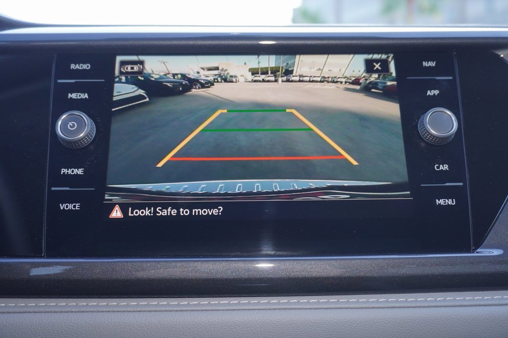 Used 2023 Volkswagen Taos SEL image 16