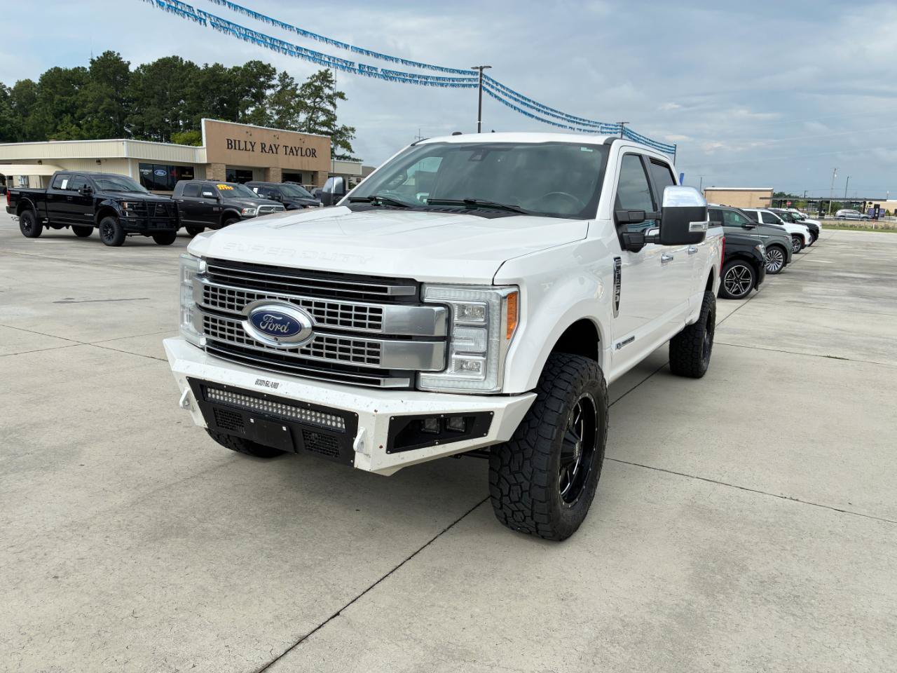Used 2018 Ford F250 Platinum w/ Platinum Ultimate Package AWD/4WD image 2