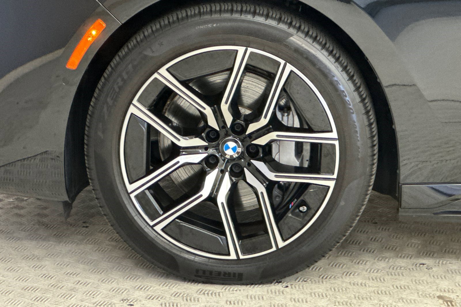 Certified 2024 BMW i7 xDrive60 image 11