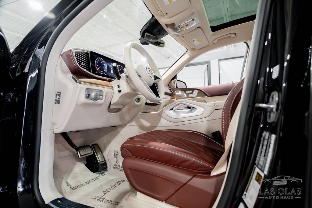 Used 2026 Mercedes-Benz Maybach GLS 600 4MATIC image 29