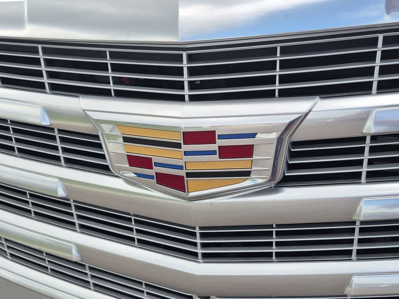 Used 2019 Cadillac Escalade Premium Luxury w/ LPO, Radiant Package AWD/4WD image 11