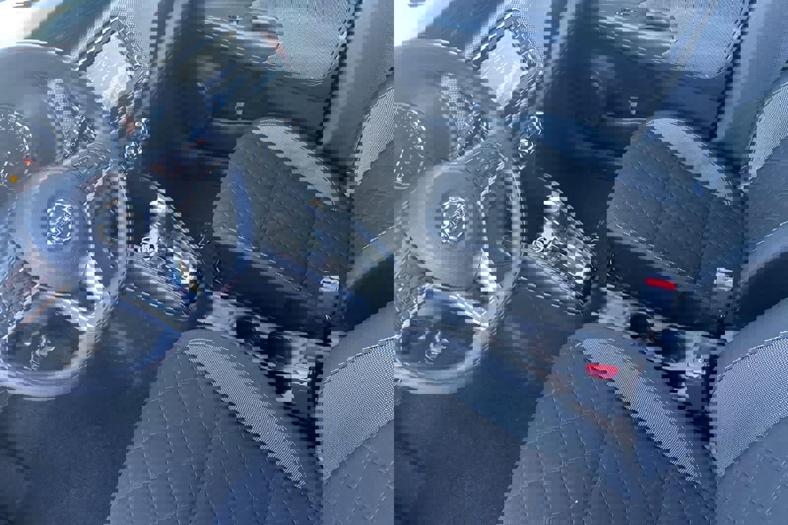 Used 2018 Nissan Kicks S FWD image 11