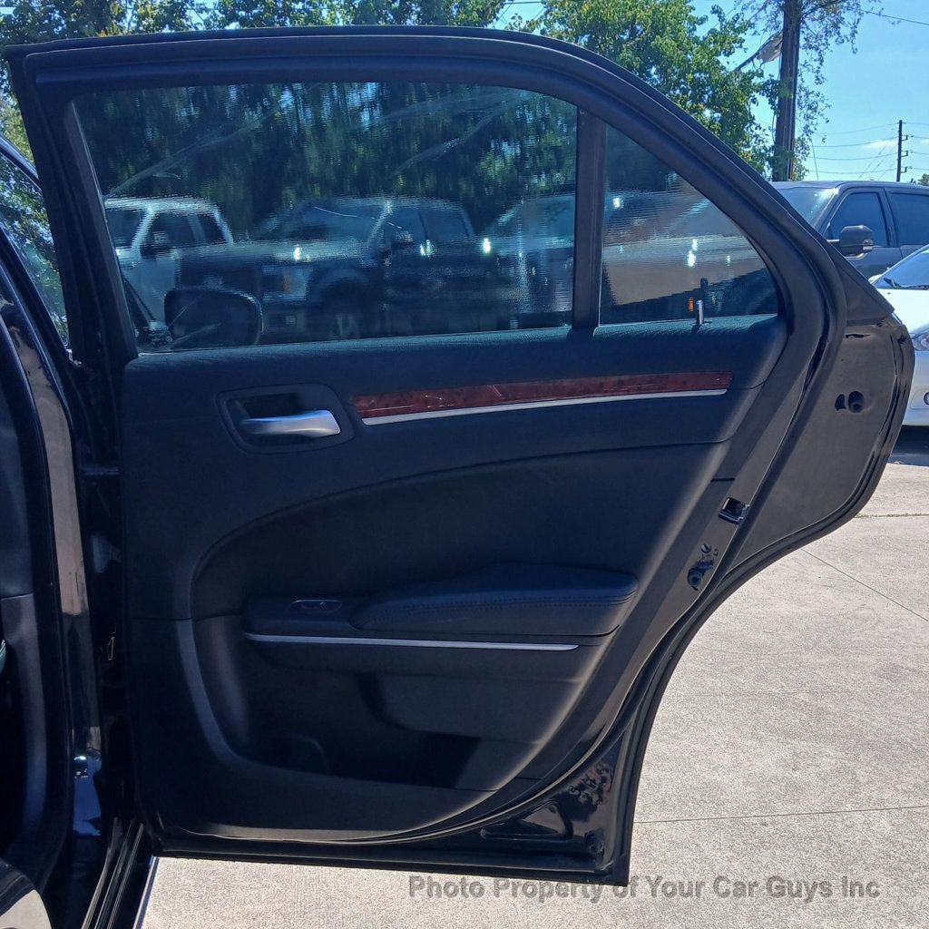 Used 2013 Chrysler 300 image 17