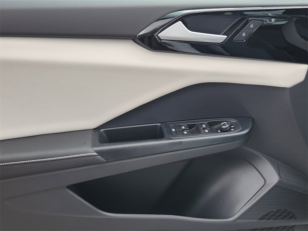 New 2025 Volkswagen Taos S image 3