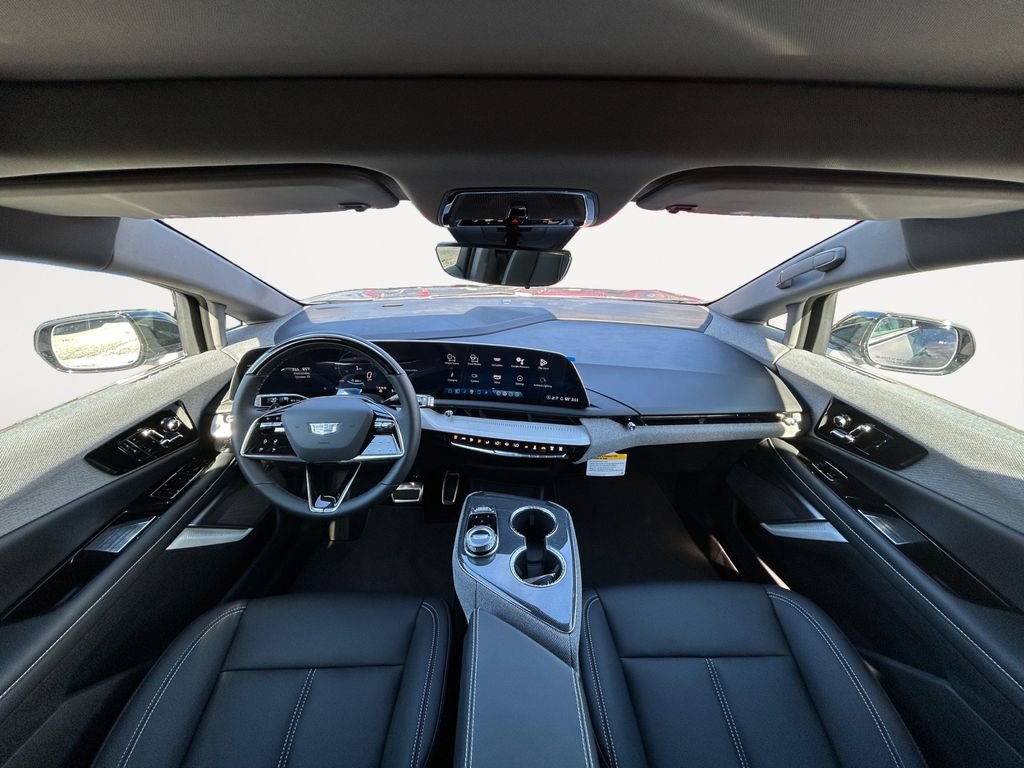 Used 2025 Cadillac Optiq Luxury 1 AWD/4WD image 13