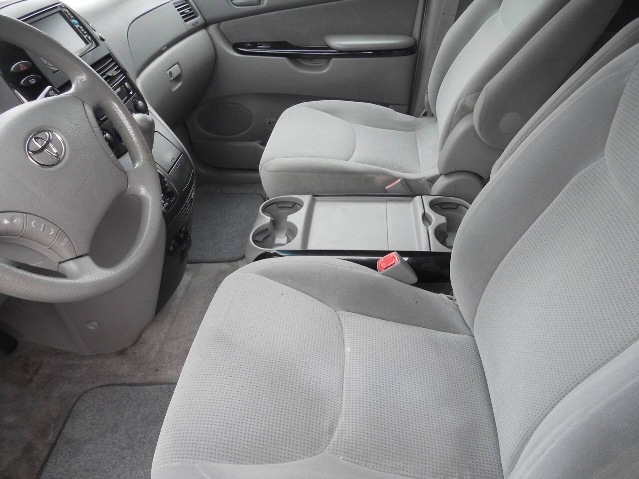 Used 2005 Toyota Sienna LE FWD image 17