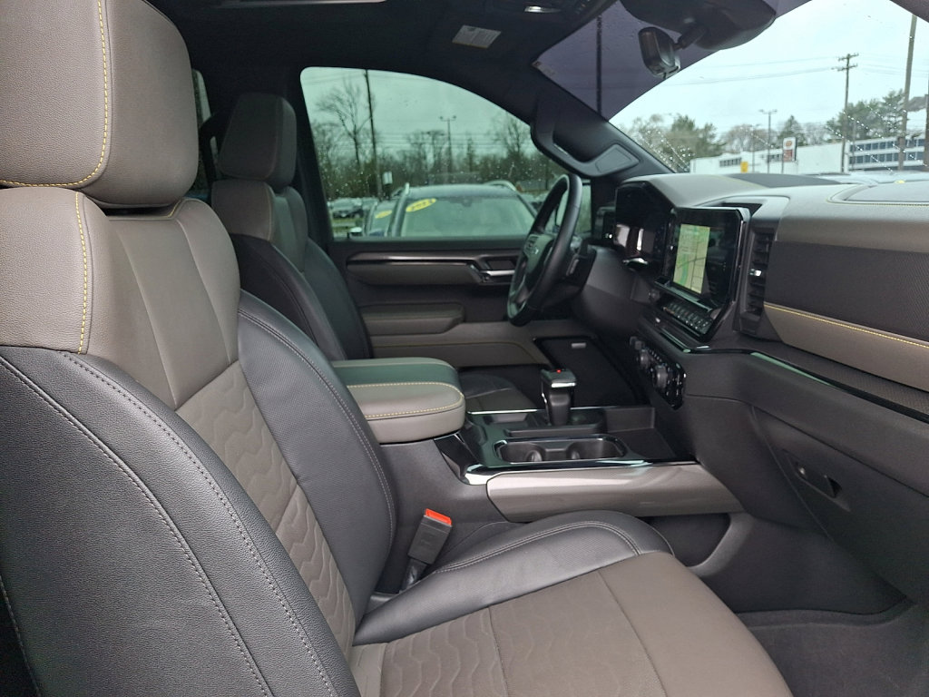 Used 2023 Chevrolet Silverado 1500 ZR2 w/ Technology Package image 11