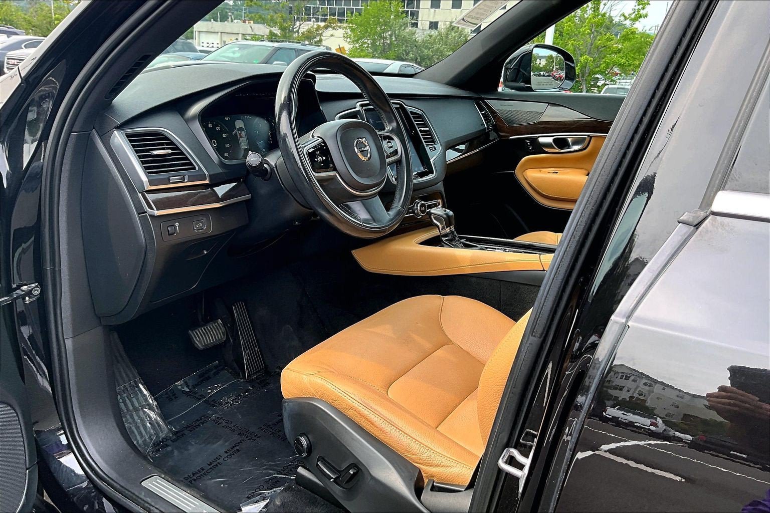 Used 2019 Volvo XC90 T6 Momentum w/ Advanced Package AWD/4WD image 12