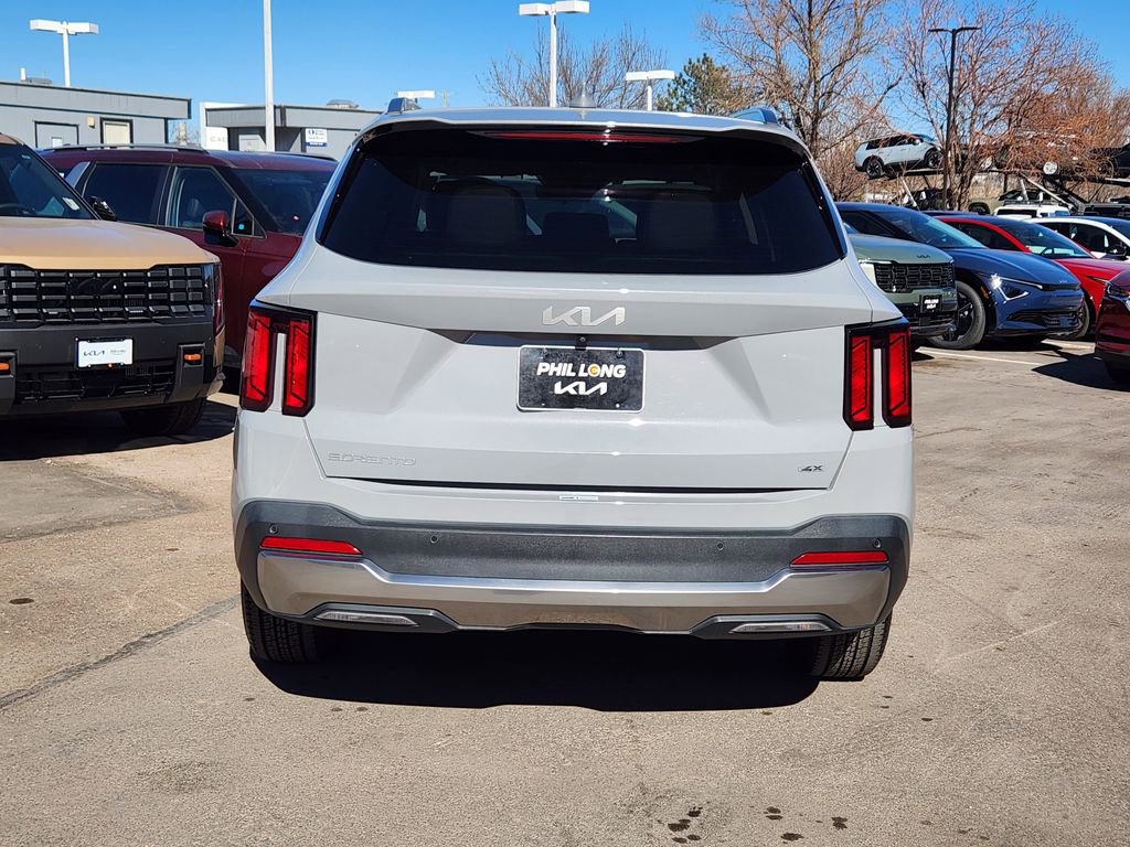Used 2024 Kia Sorento S w/ Panoramic Sunroof Package image 6