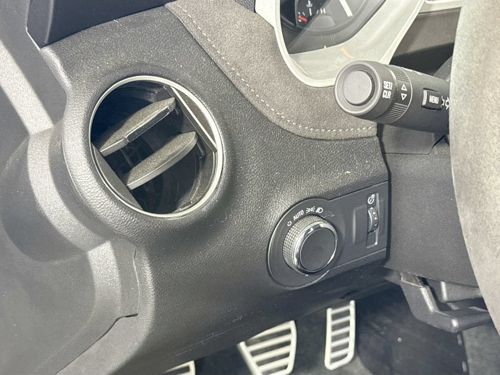 Used 2015 Chevrolet Camaro Z/28 RWD image 10