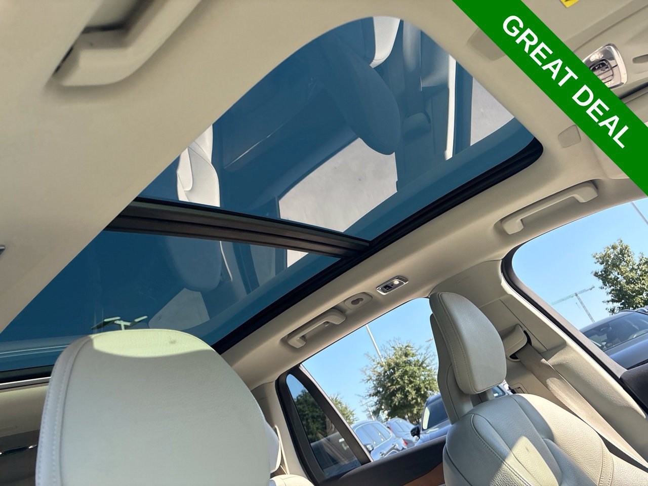 Used 2021 Volvo XC90 T6 Momentum w/ Advanced Package AWD/4WD image 16