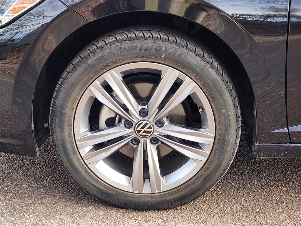 Used 2024 Volkswagen Jetta SE image 32