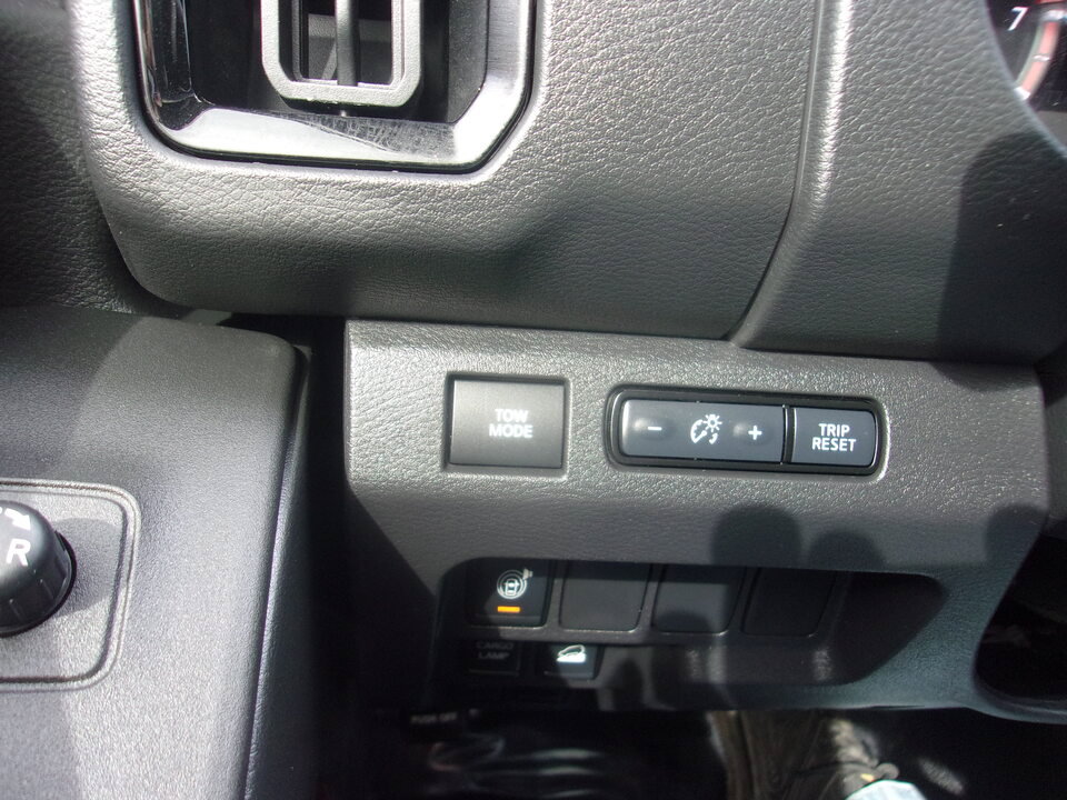 Used 2025 Nissan Frontier PRO-4X AWD/4WD image 23