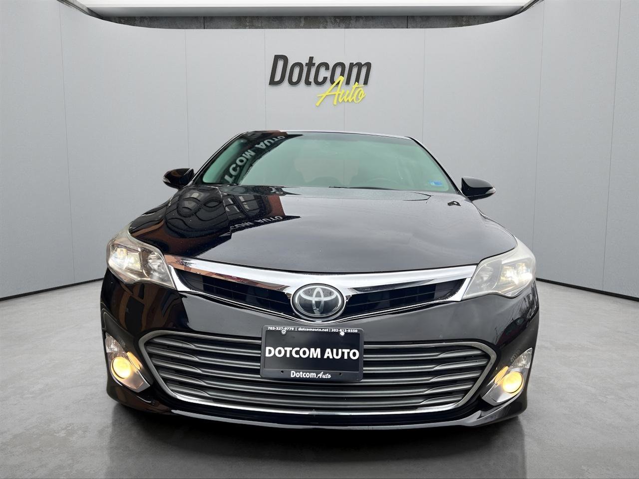 Used 2013 Toyota Avalon Limited w/ Technology Pkg FWD image 17