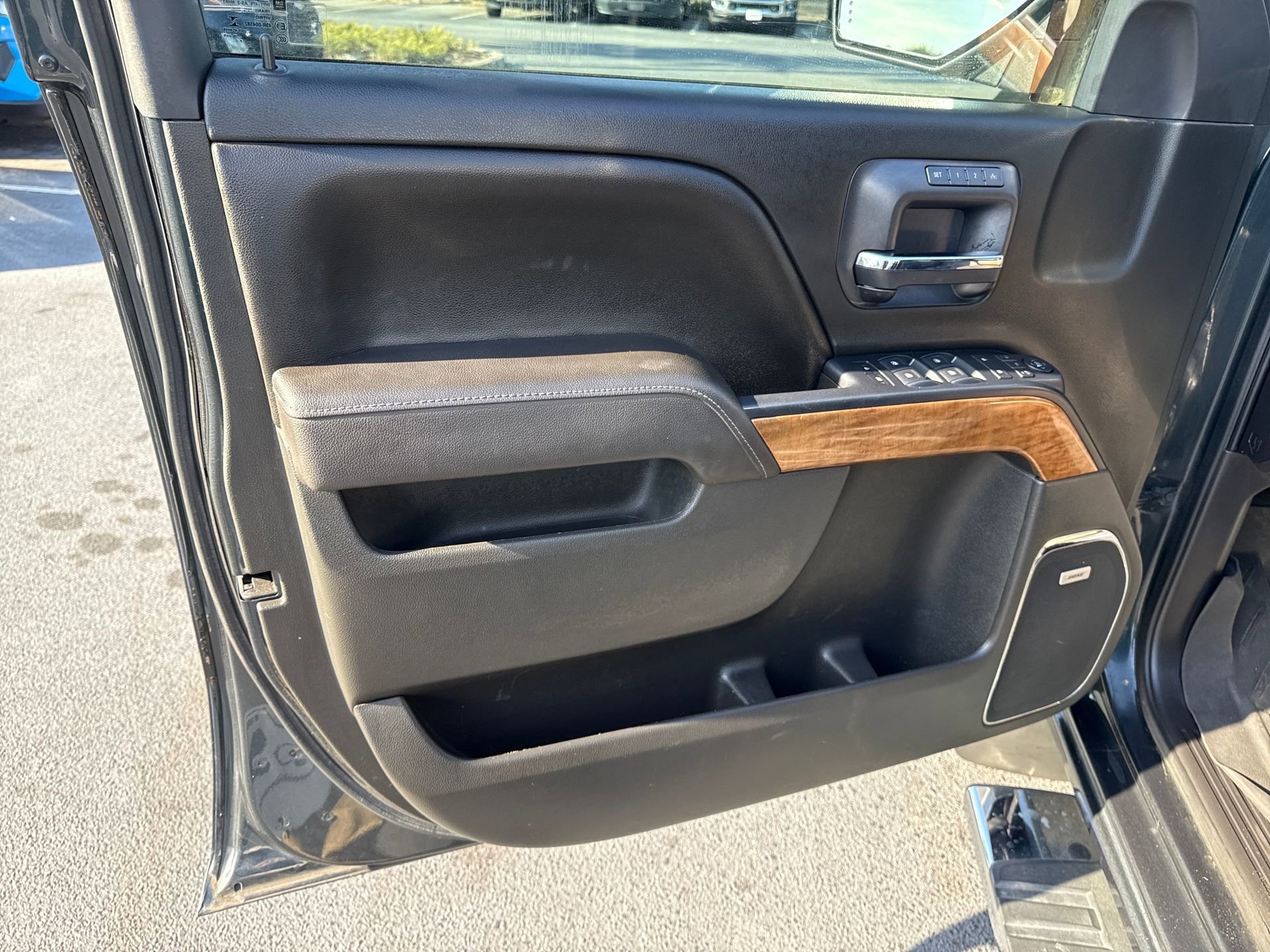 Used 2017 Chevrolet Silverado 1500 LTZ w/ LTZ Plus Package image 12