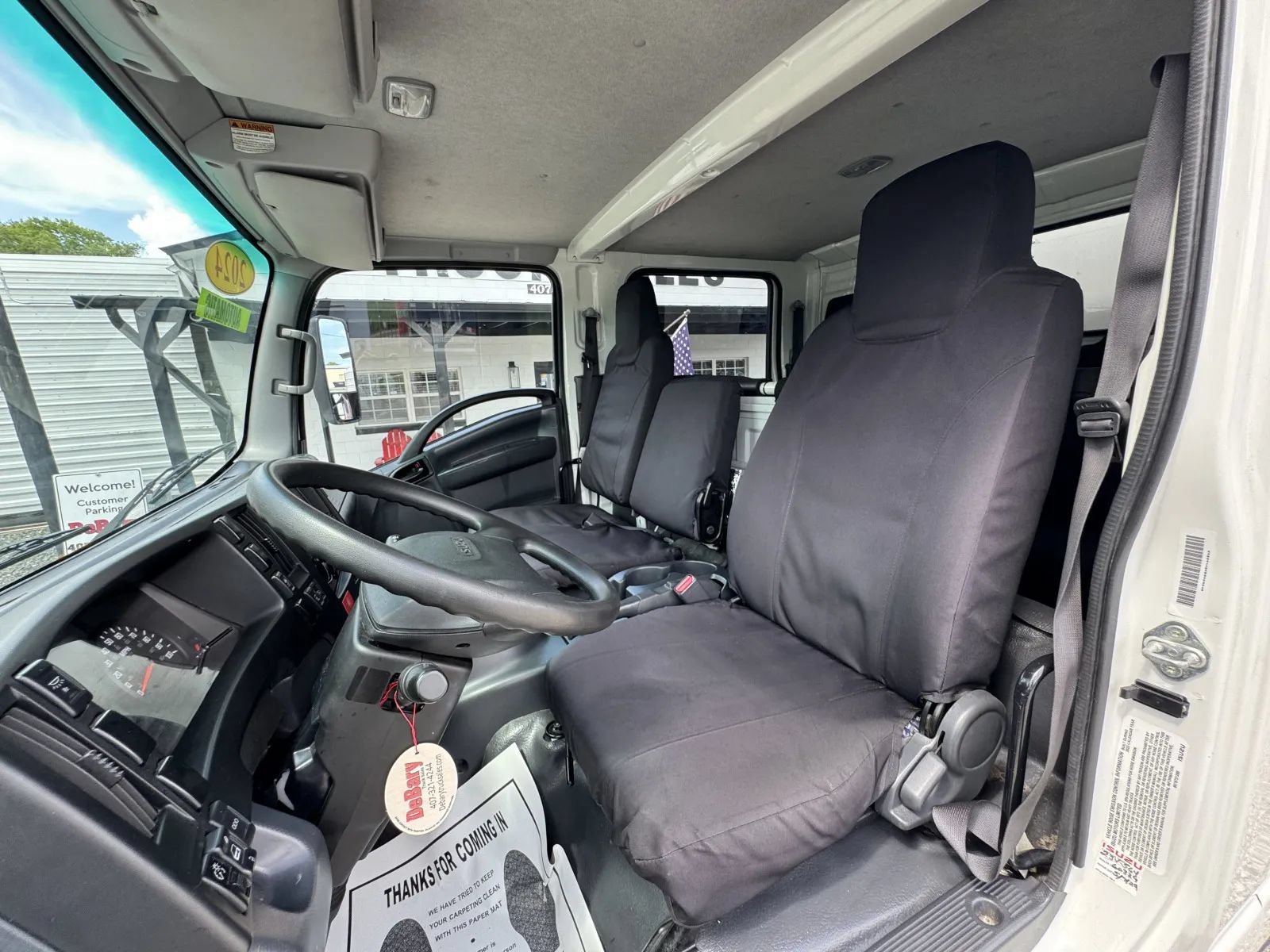 Used 2024 Isuzu NPR RWD image 17