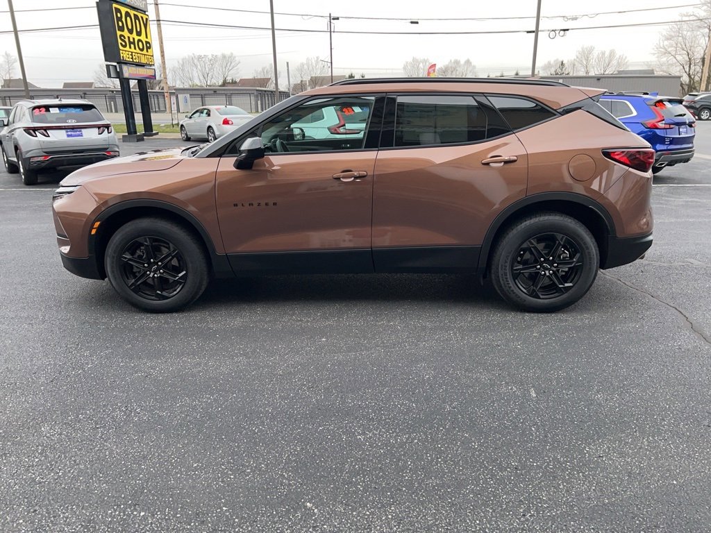 Used 2024 Chevrolet Blazer LT w/ Midnight/Sport Edition image 2