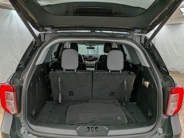 Used 2022 Ford Explorer XLT w/ Equipment Group 202A image 21