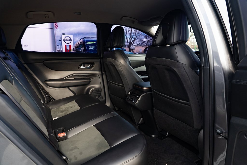 Used 2024 Nissan Ariya AWD image 23