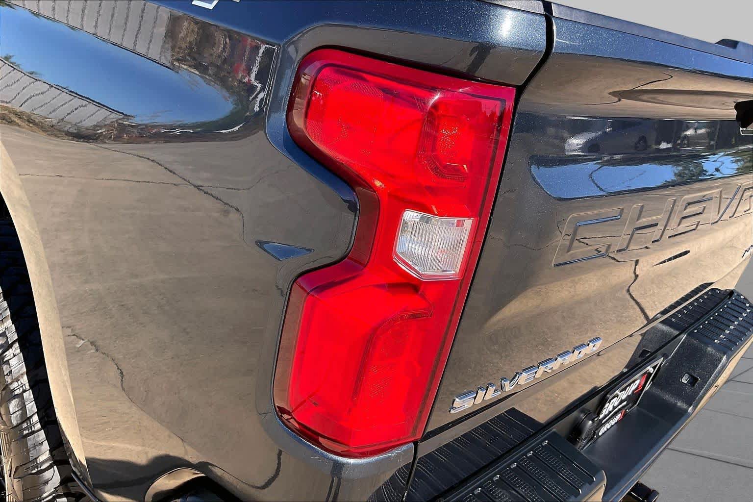 Used 2020 Chevrolet Silverado 1500 Custom w/ Custom Value Package AWD/4WD image 25