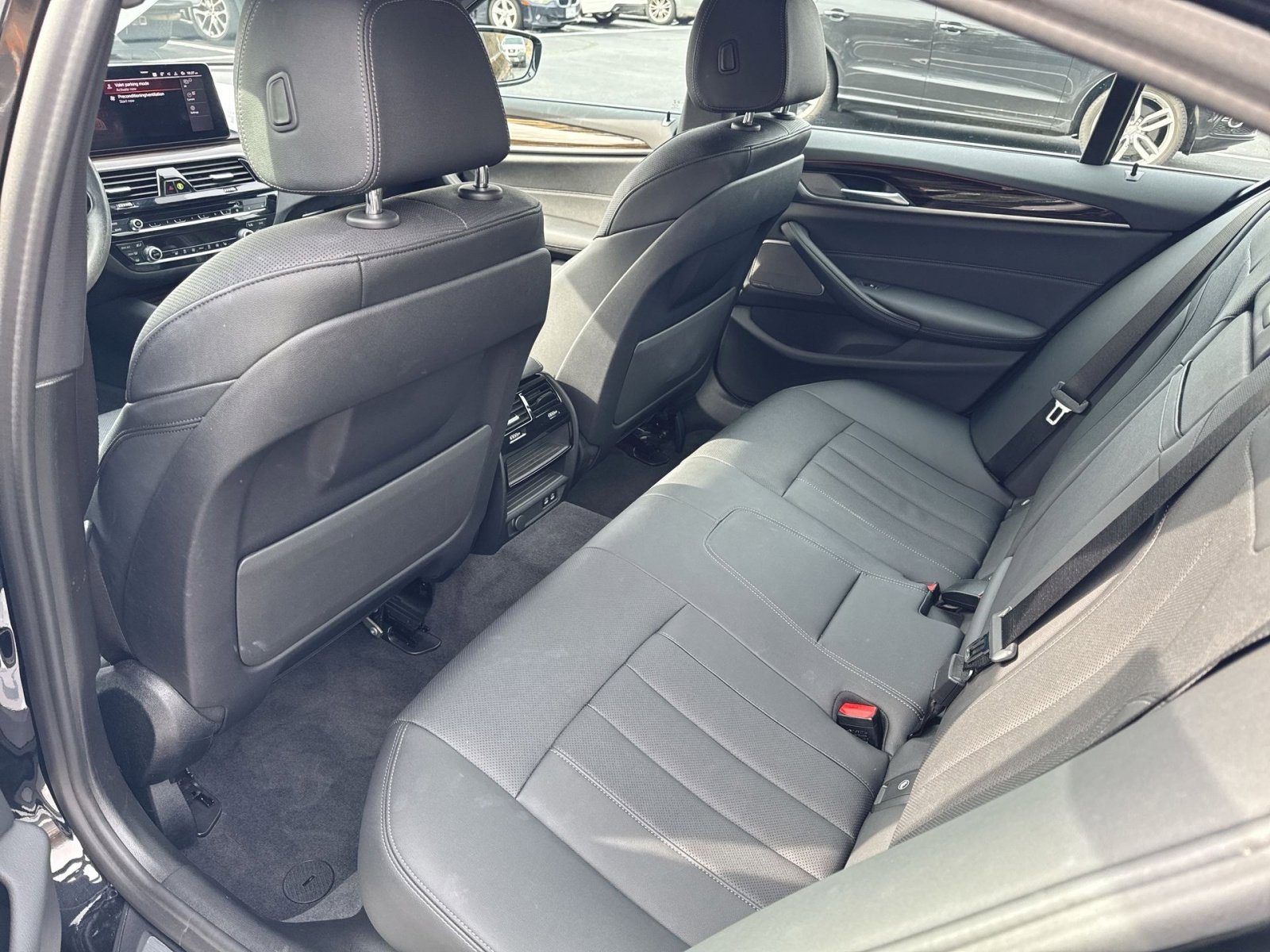 Used 2022 BMW 540i xDrive w/ Premium Package image 25