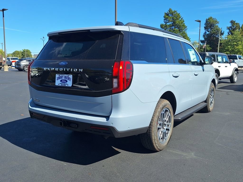 New 2025 Ford Expedition Active image 22