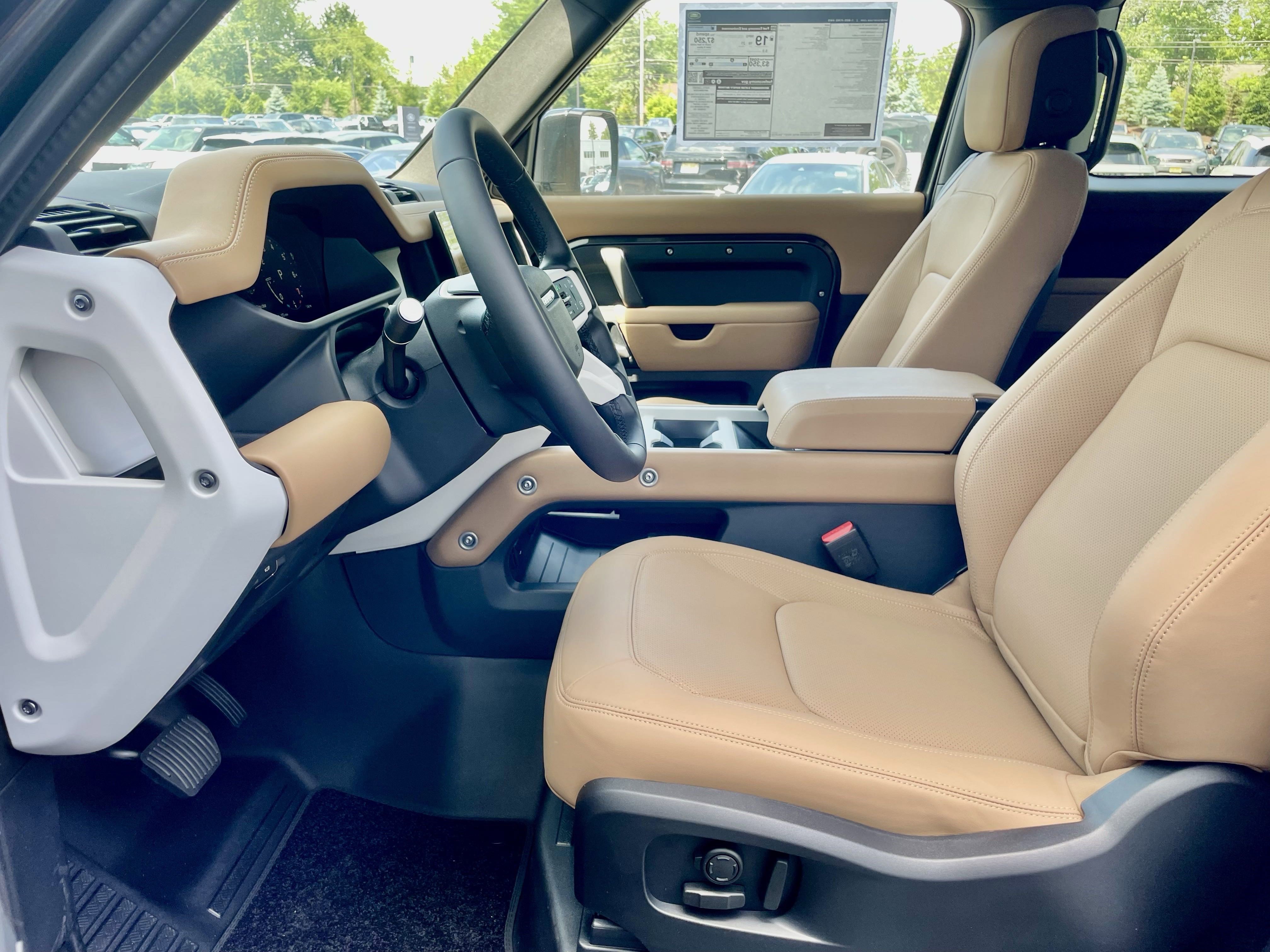 New 2025 Land Rover Defender 90 X-Dynamic SE image 14