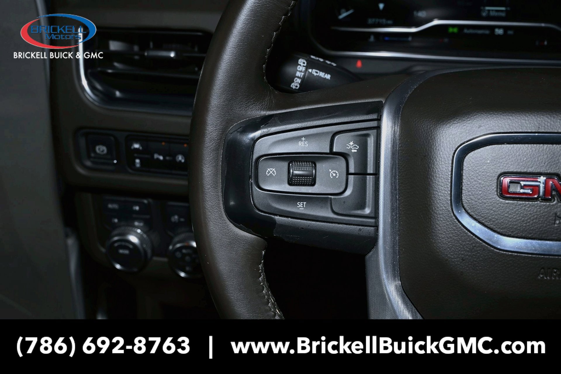 Used 2023 GMC Yukon XL SLT AWD/4WD image 37