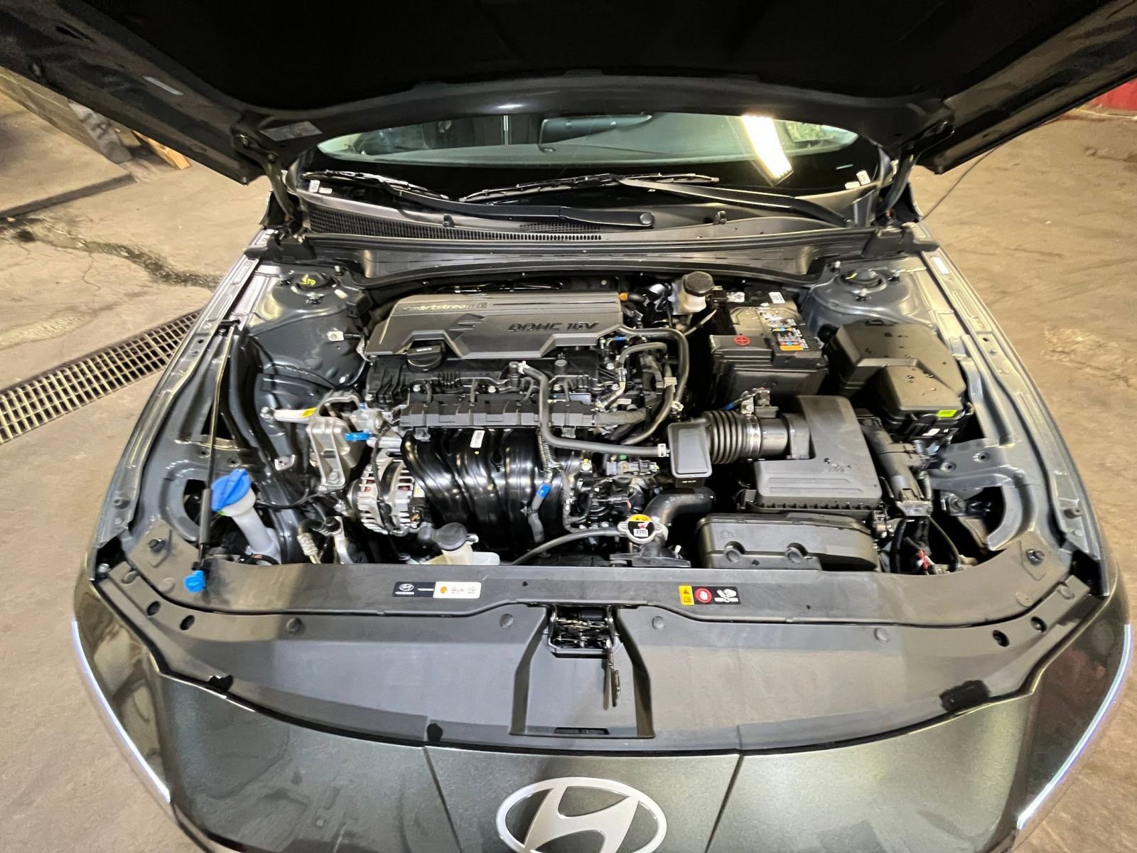 Used 2025 Hyundai Elantra SEL image 32