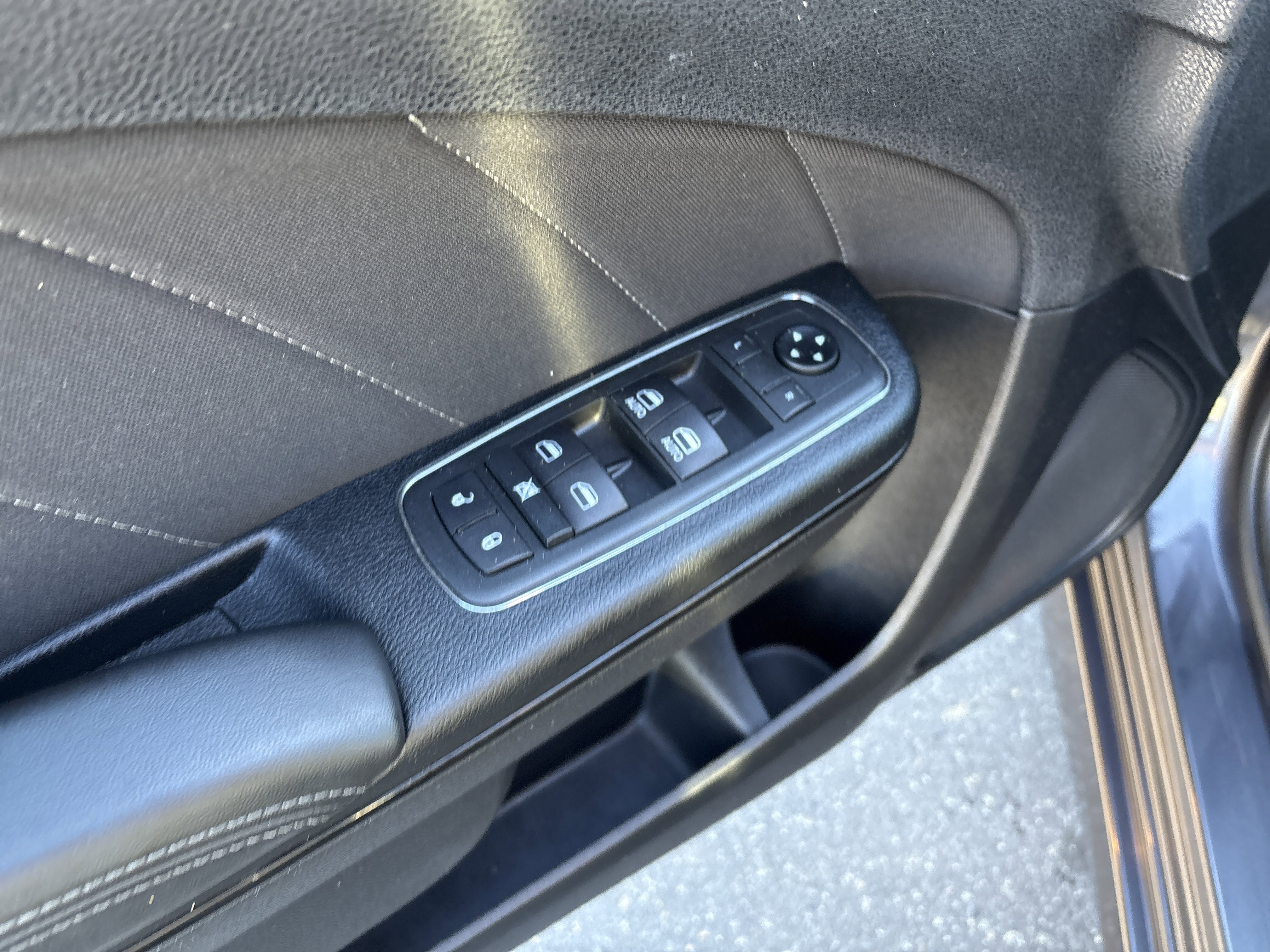 Used 2020 Dodge Charger R/T w/ Blacktop Package image 16