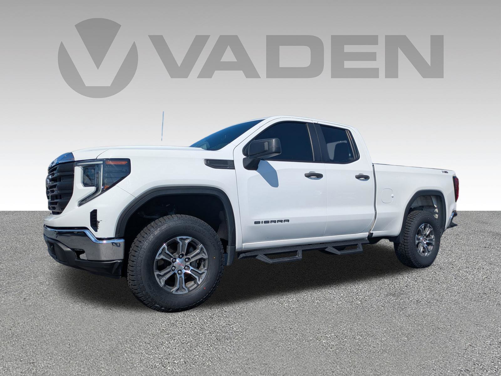 Used 2023 GMC Sierra 1500 Pro w/ Convenience Package image 2