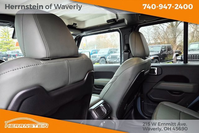 New 2025 Jeep Gladiator Mojave w/ Convenience Group image 24