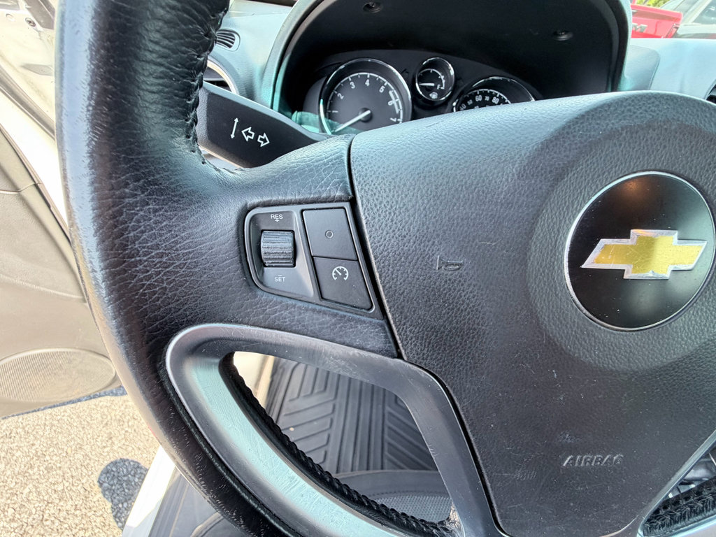 Used 2013 Chevrolet Captiva Sport LT FWD image 13