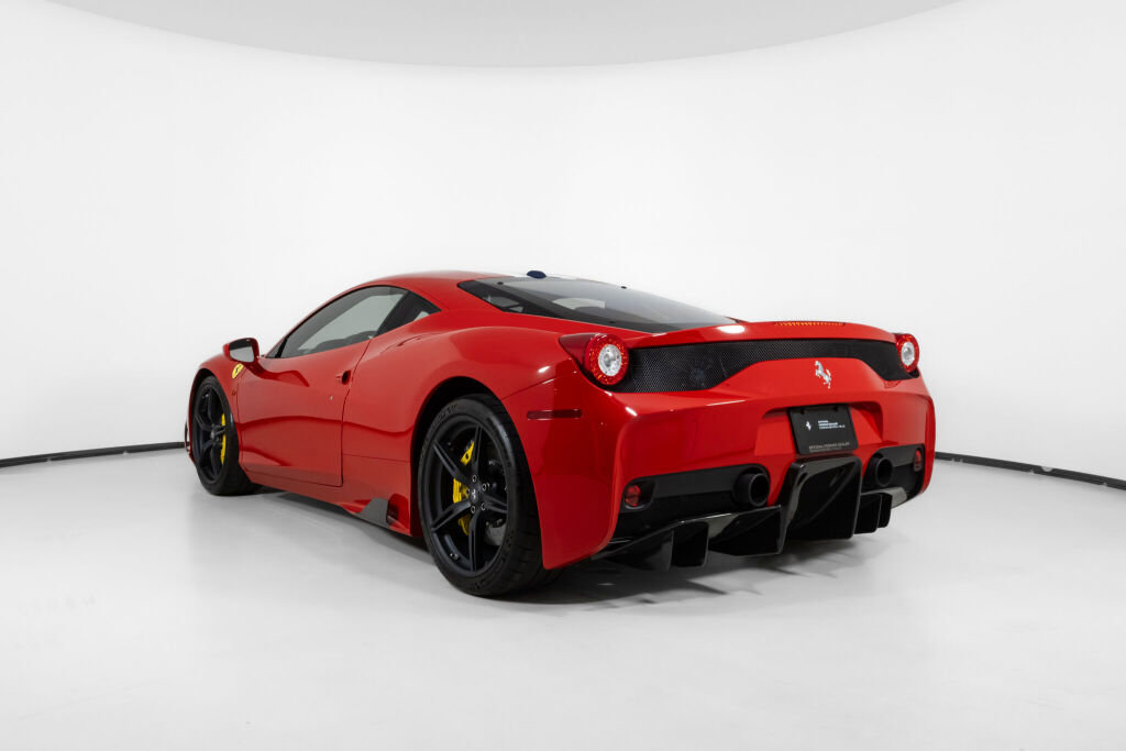 Used 2015 Ferrari 458 Speciale Coupe RWD image 4